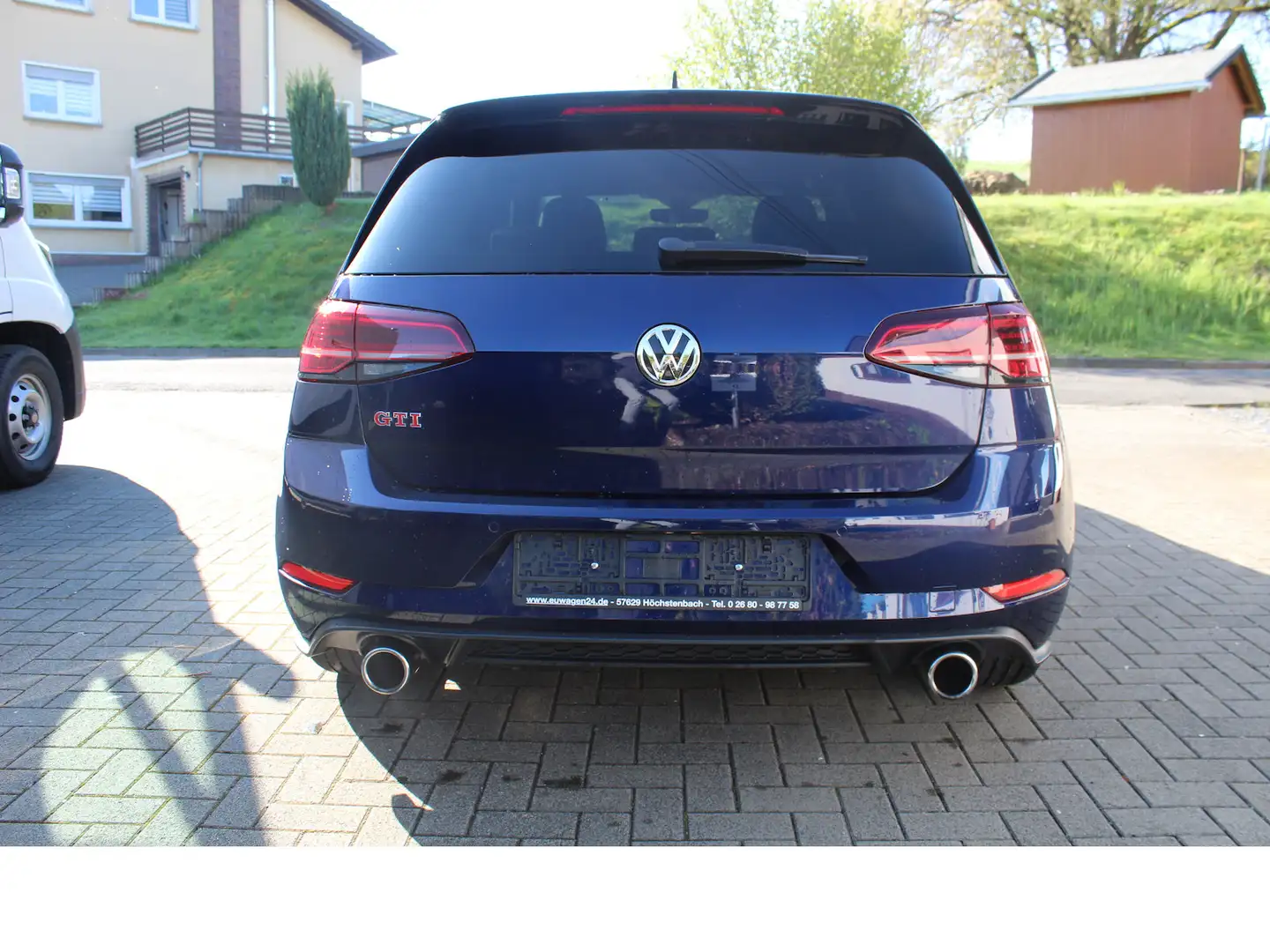 Vehicle image, number 6