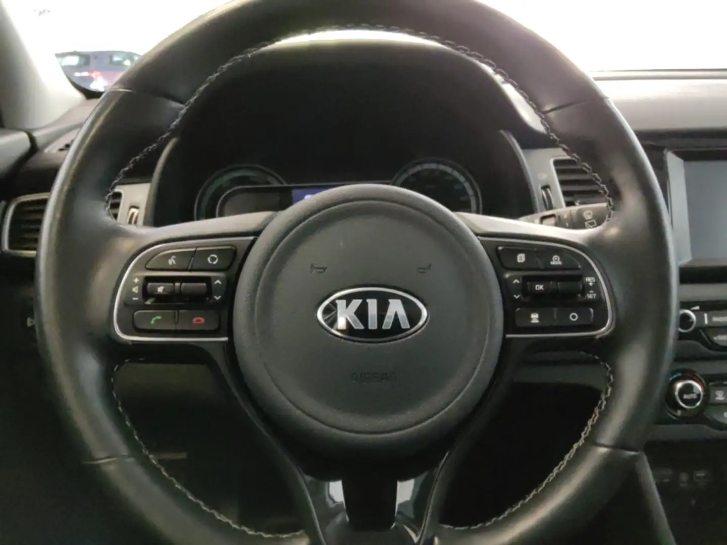Vehicle image, number 12