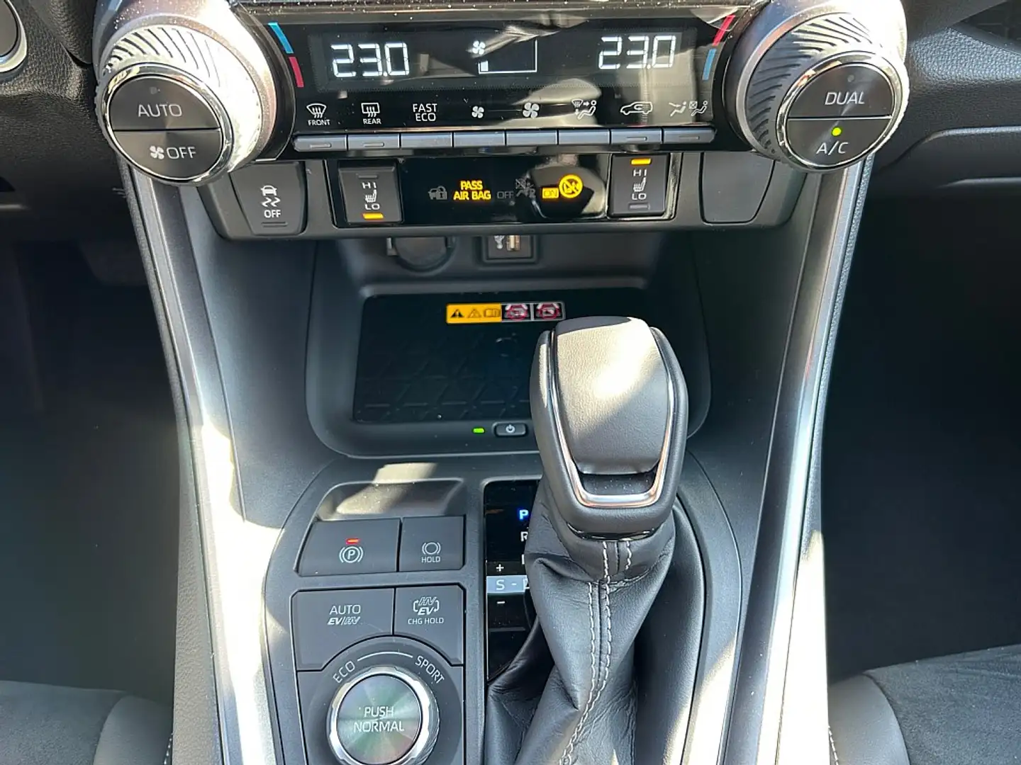 Vehicle image, number 19