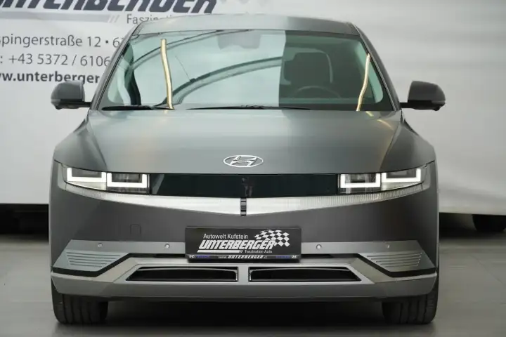 Additional image of the vehicle