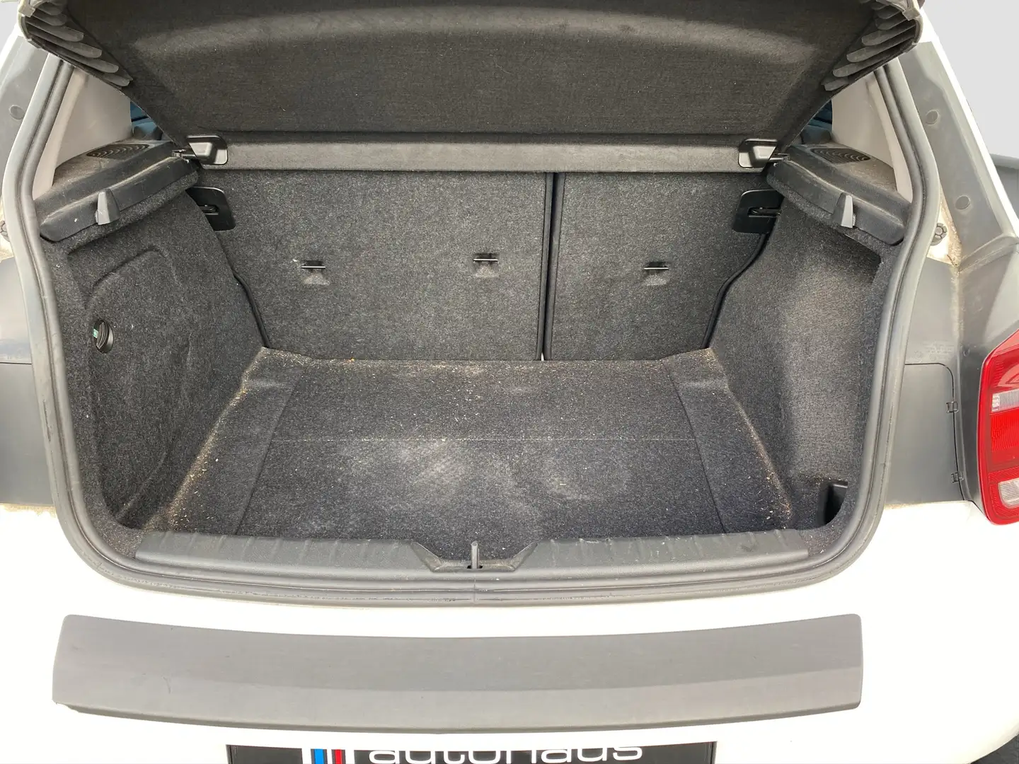 Vehicle image, number 9