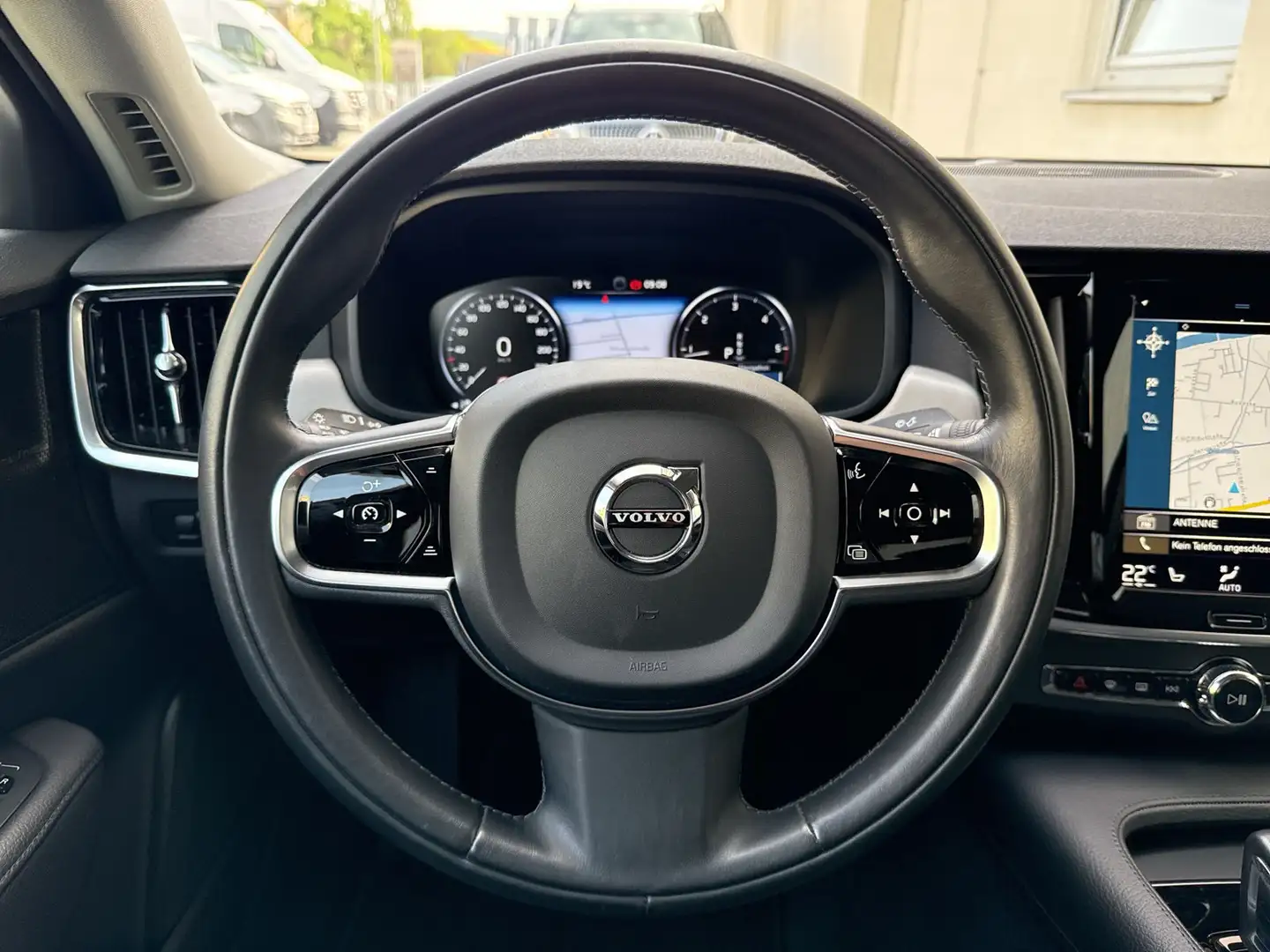 Vehicle image, number 8