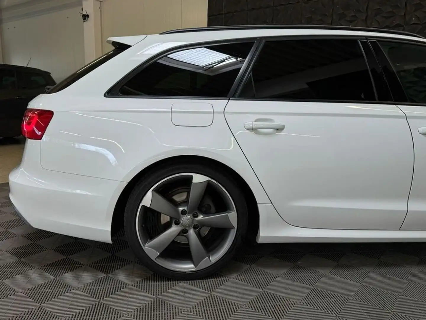 Vehicle image, number 11