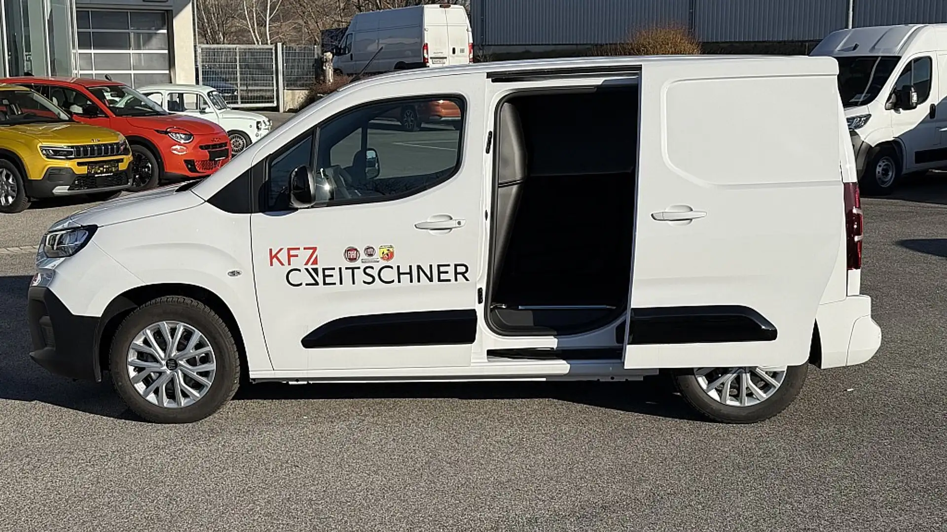 Vehicle image, number 7