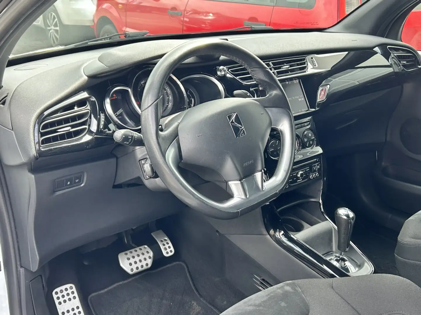Vehicle image, number 9