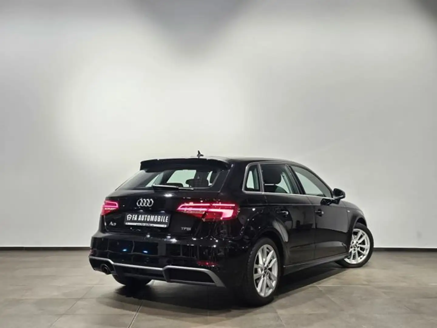 Vehicle image, number 9