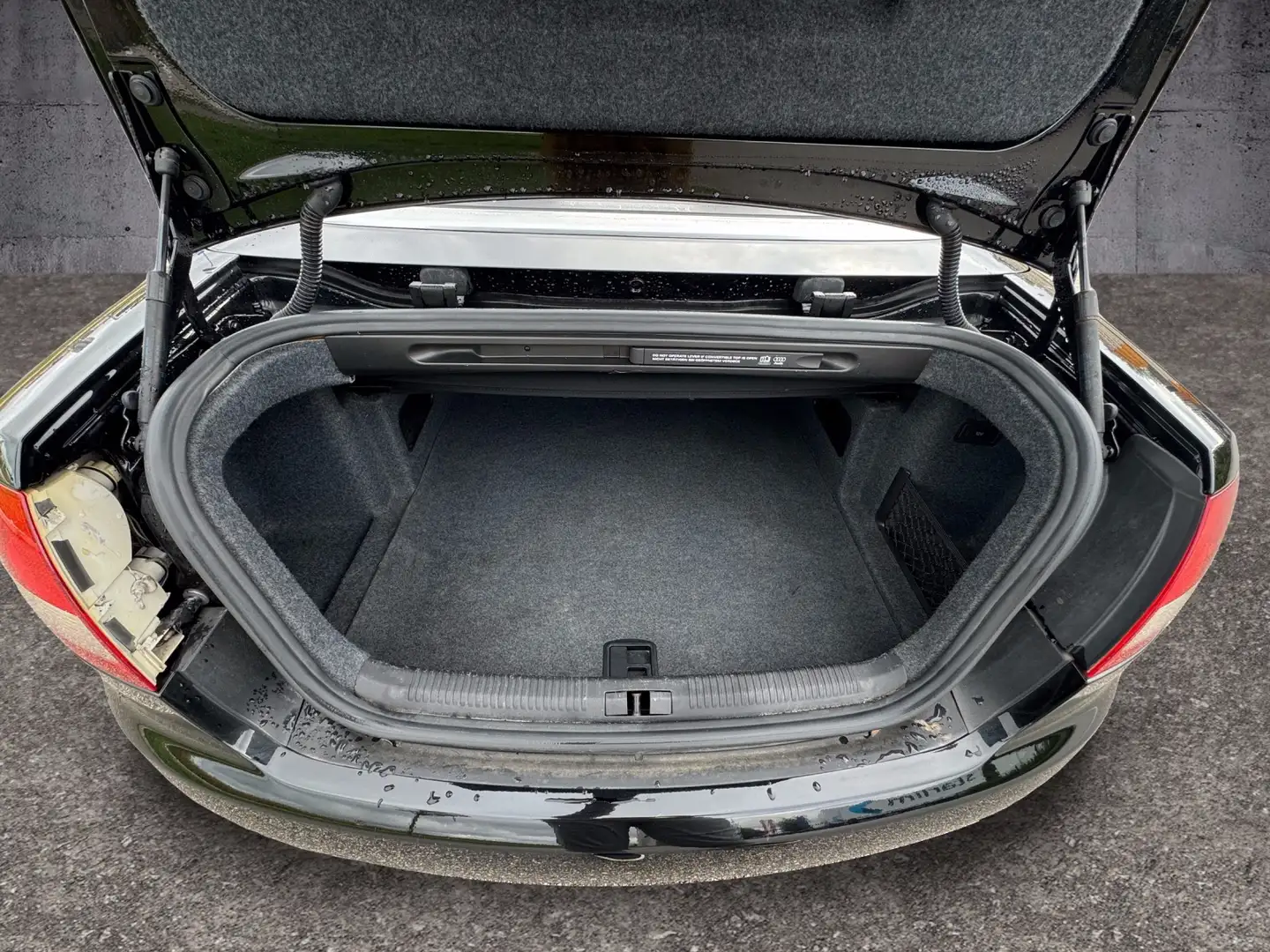 Vehicle image, number 12