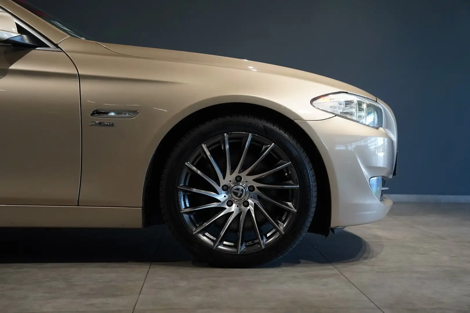 Vehicle image, number 5