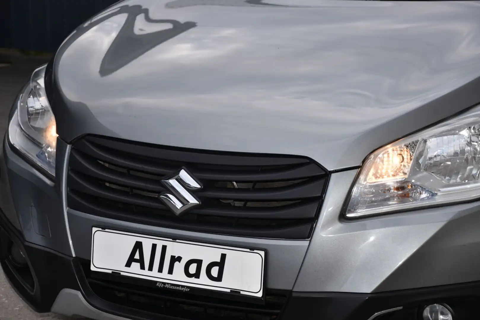 Vehicle image, number 12