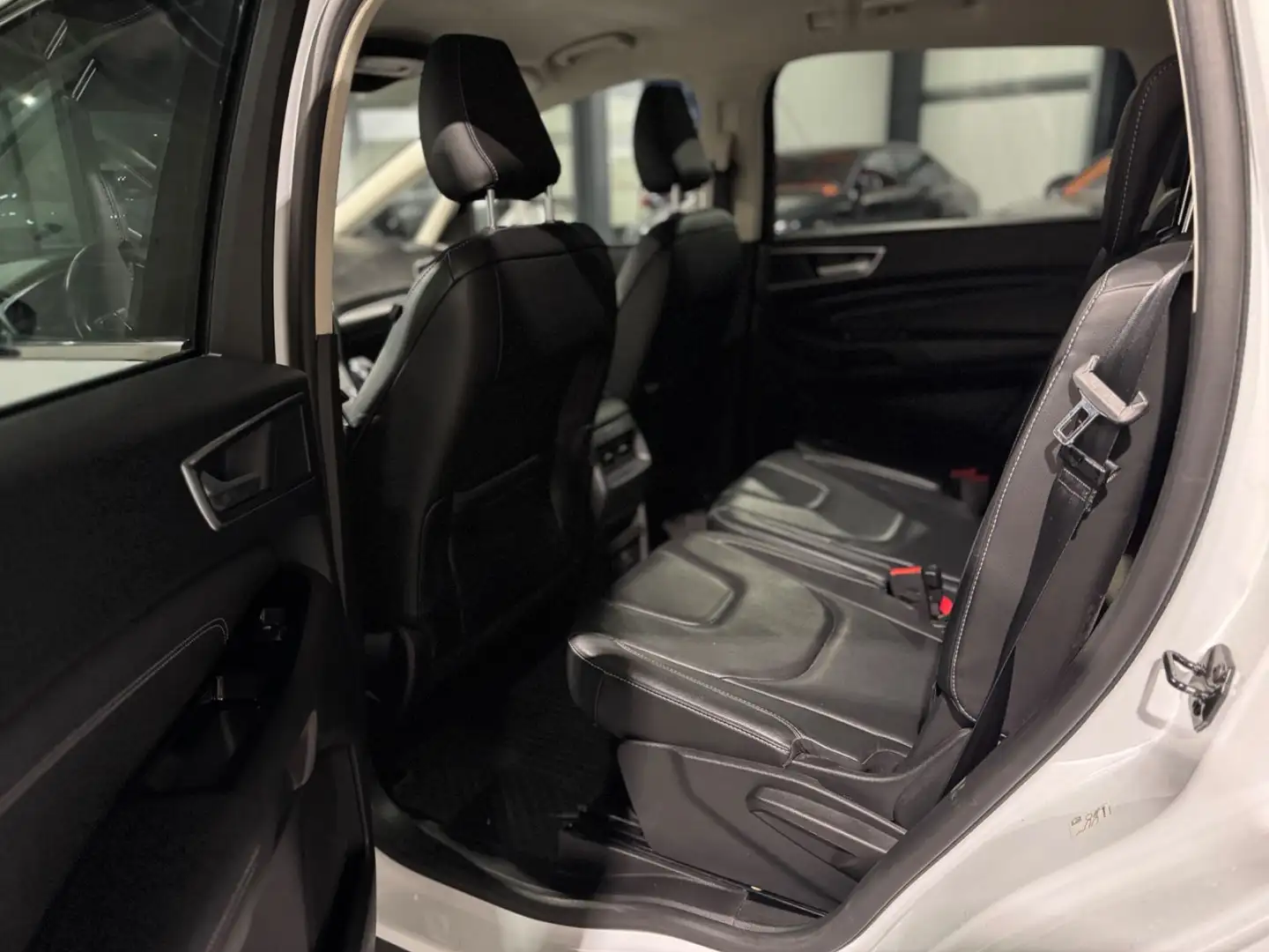 Vehicle image, number 10