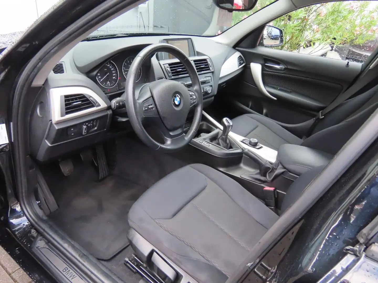 Vehicle image, number 9