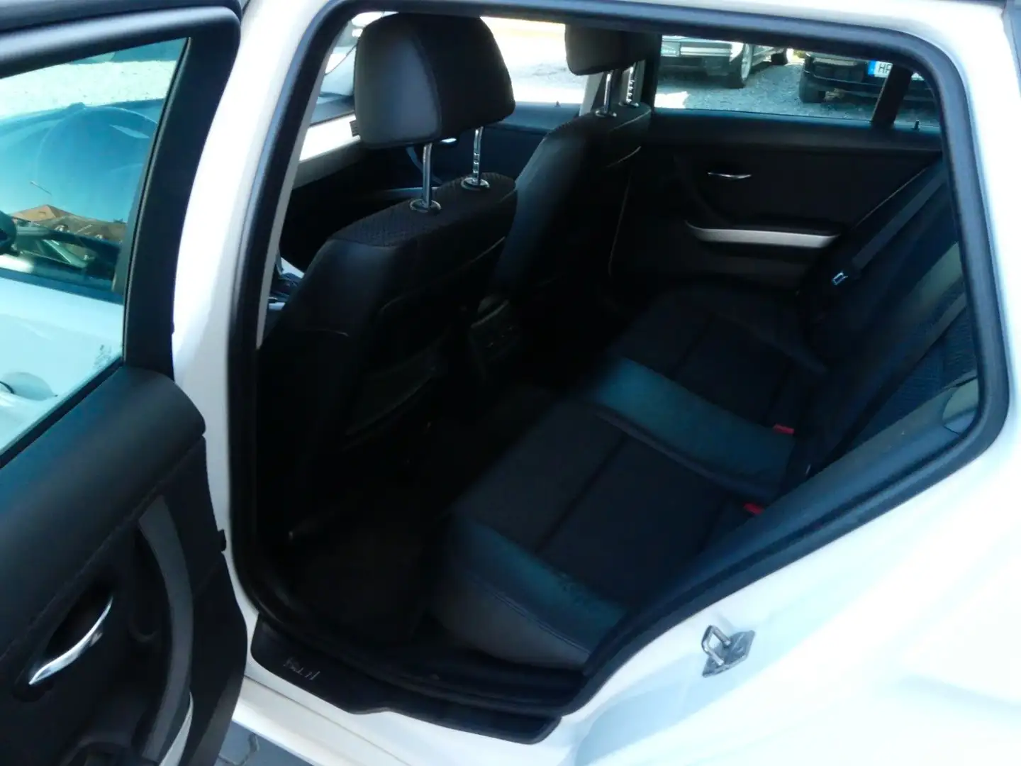 Vehicle image, number 10