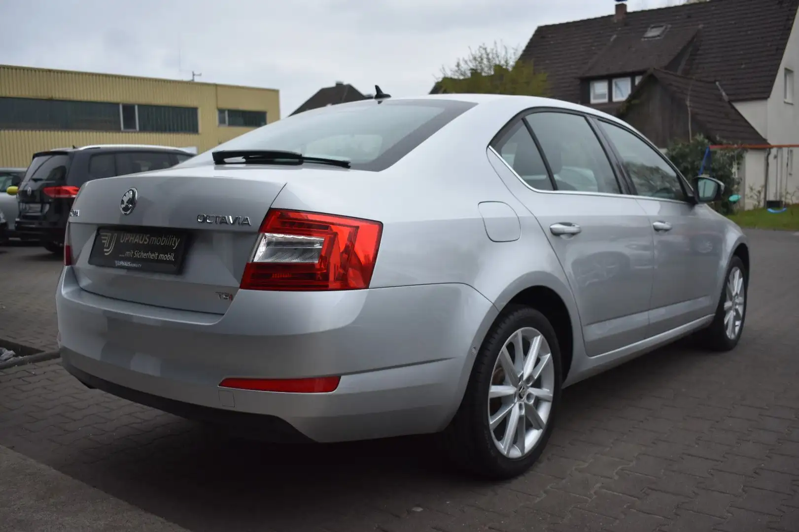 Vehicle image, number 4