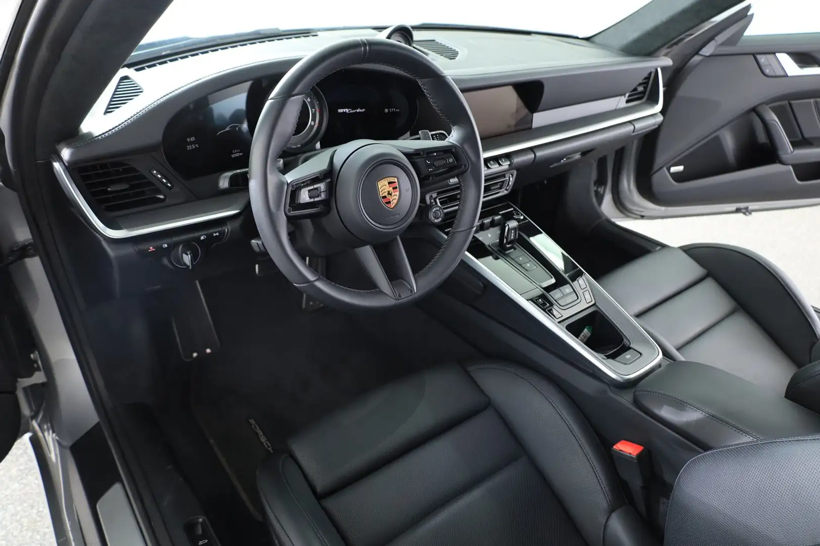 Vehicle image, number 9