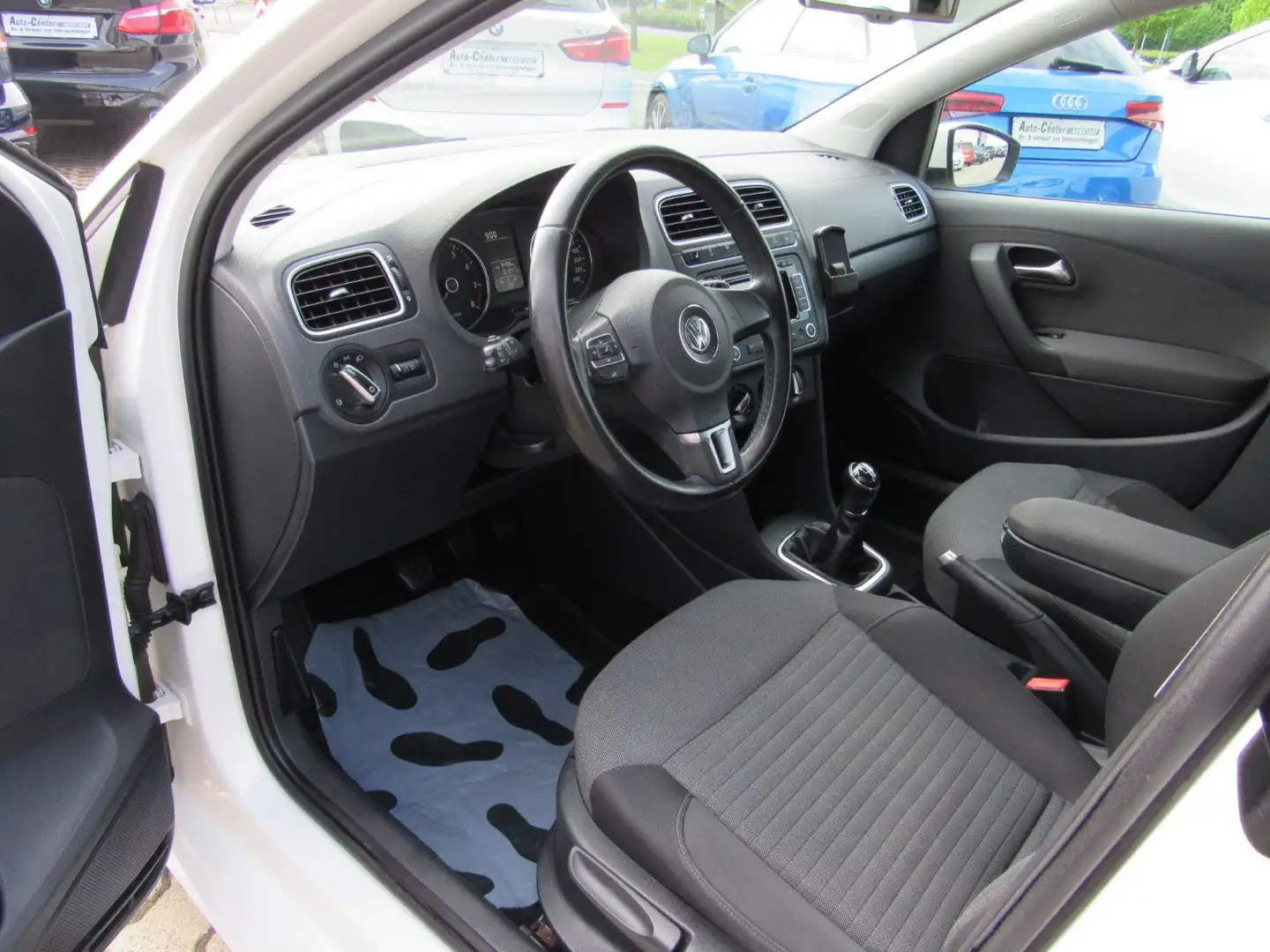 Vehicle image, number 12