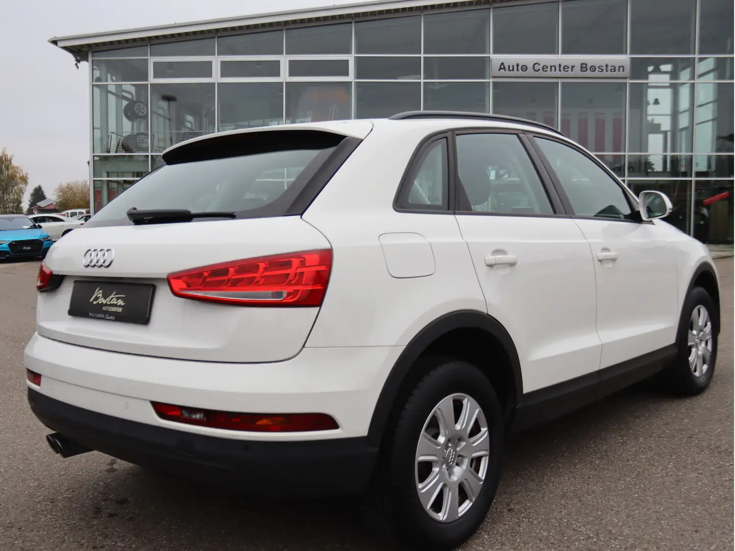 Vehicle image, number 4