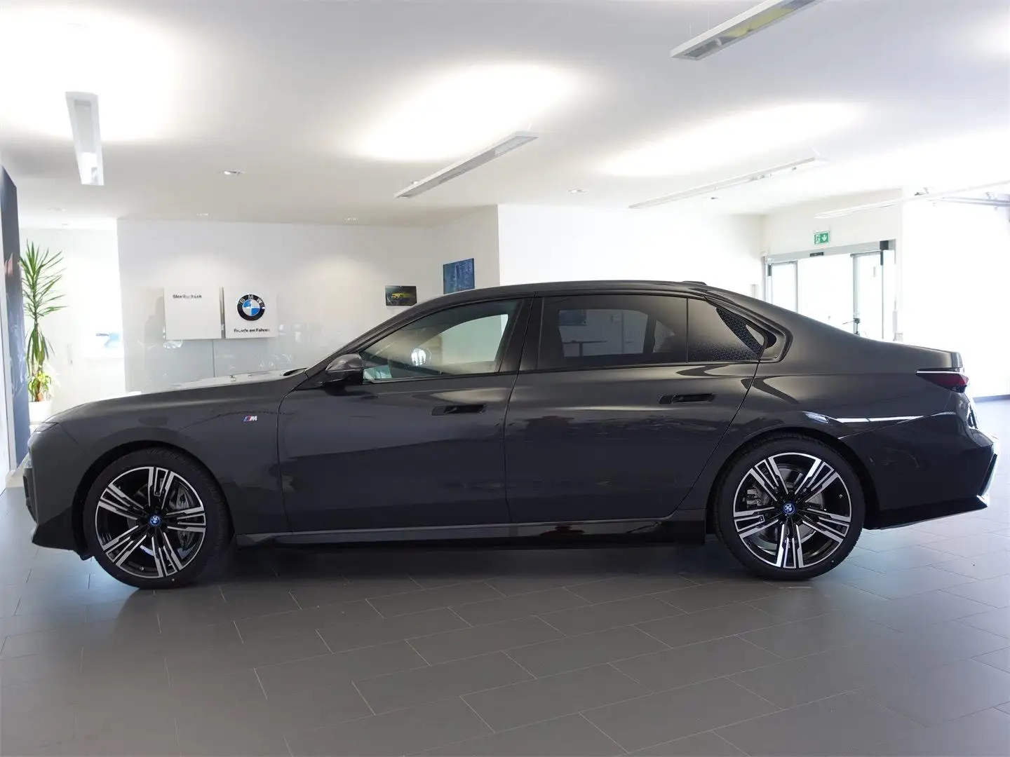 Vehicle image, number 7