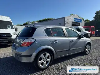 Vehicle image thumbnail, number 4