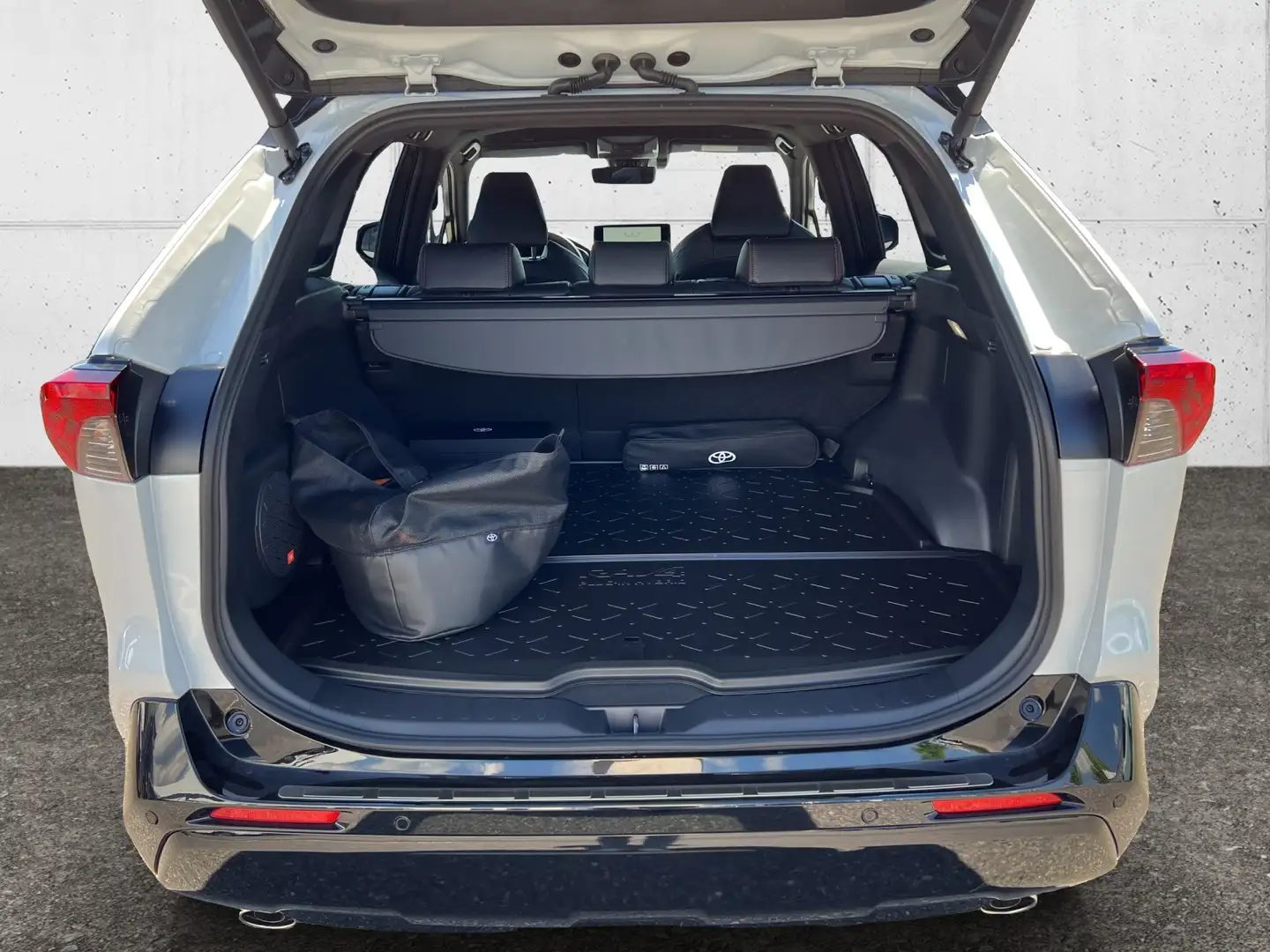 Vehicle image, number 9