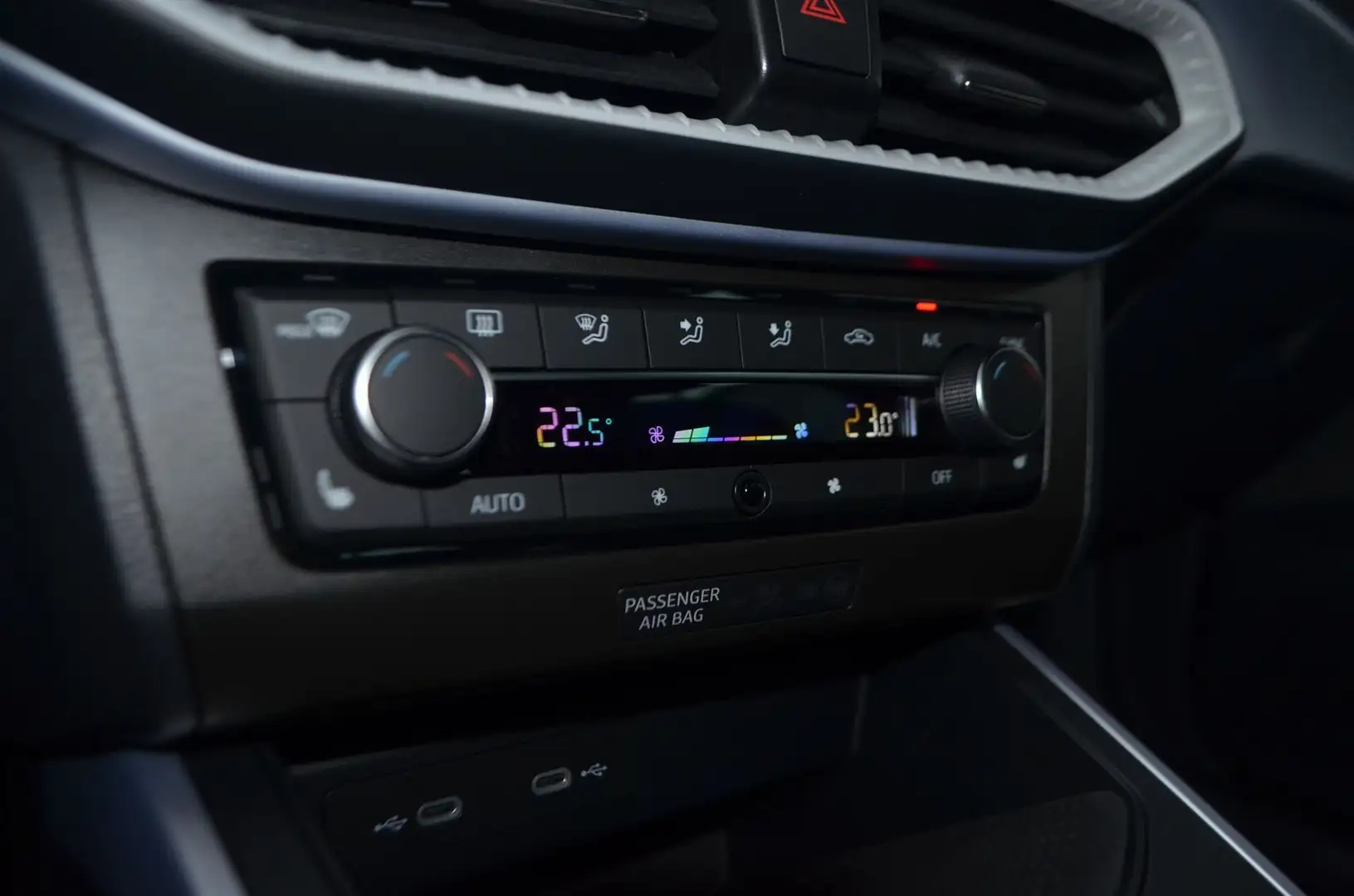 Vehicle image, number 19