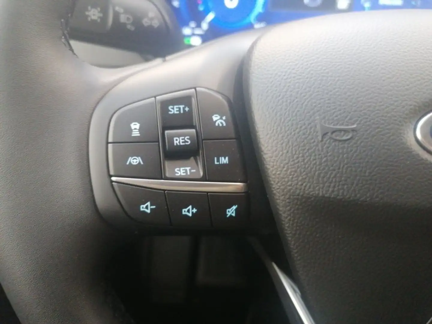 Vehicle image, number 14