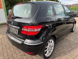 Vehicle image thumbnail, number 3
