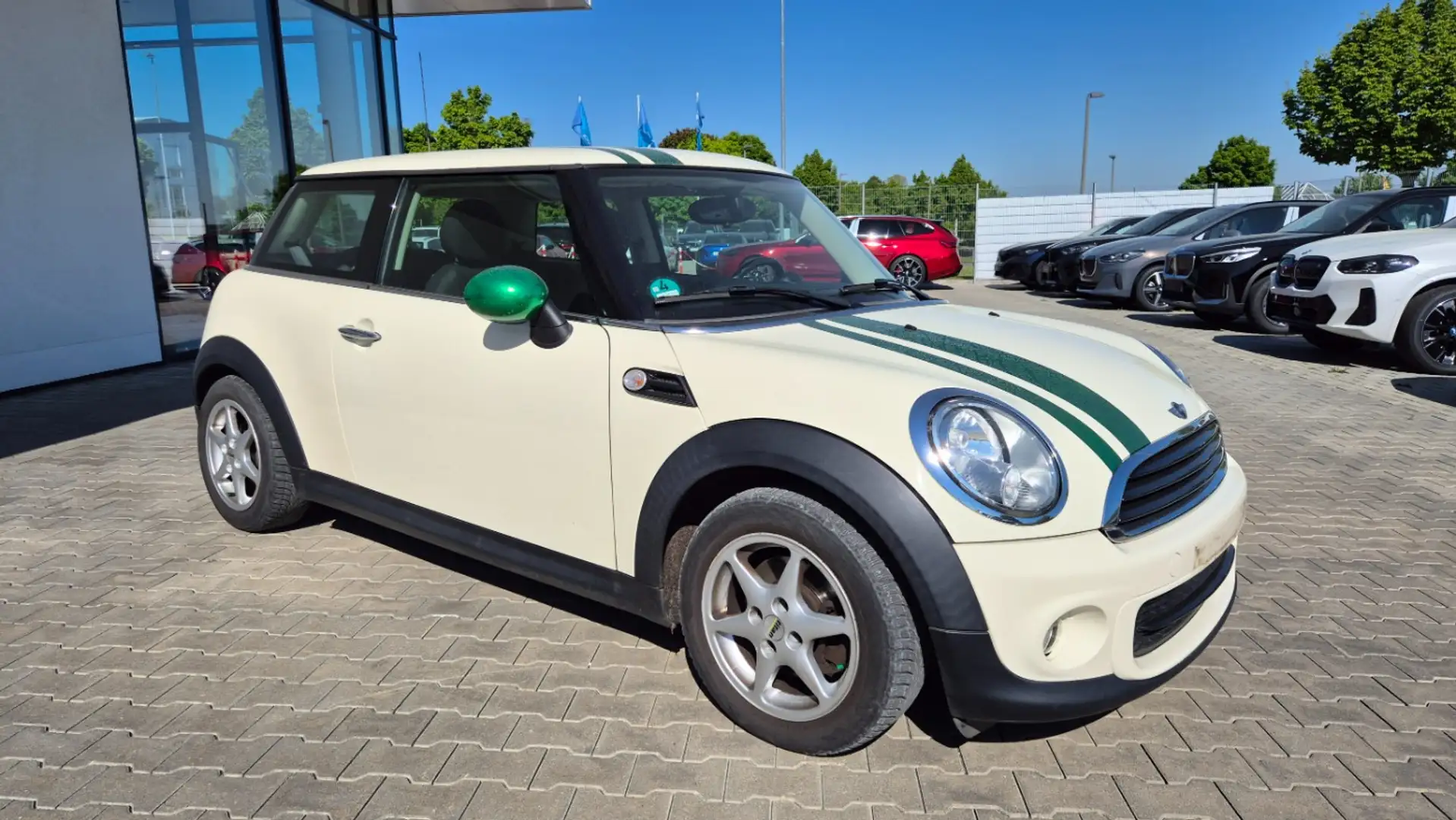 Vehicle image, number 4