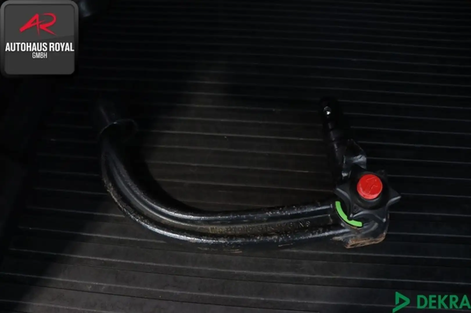 Vehicle image, number 11