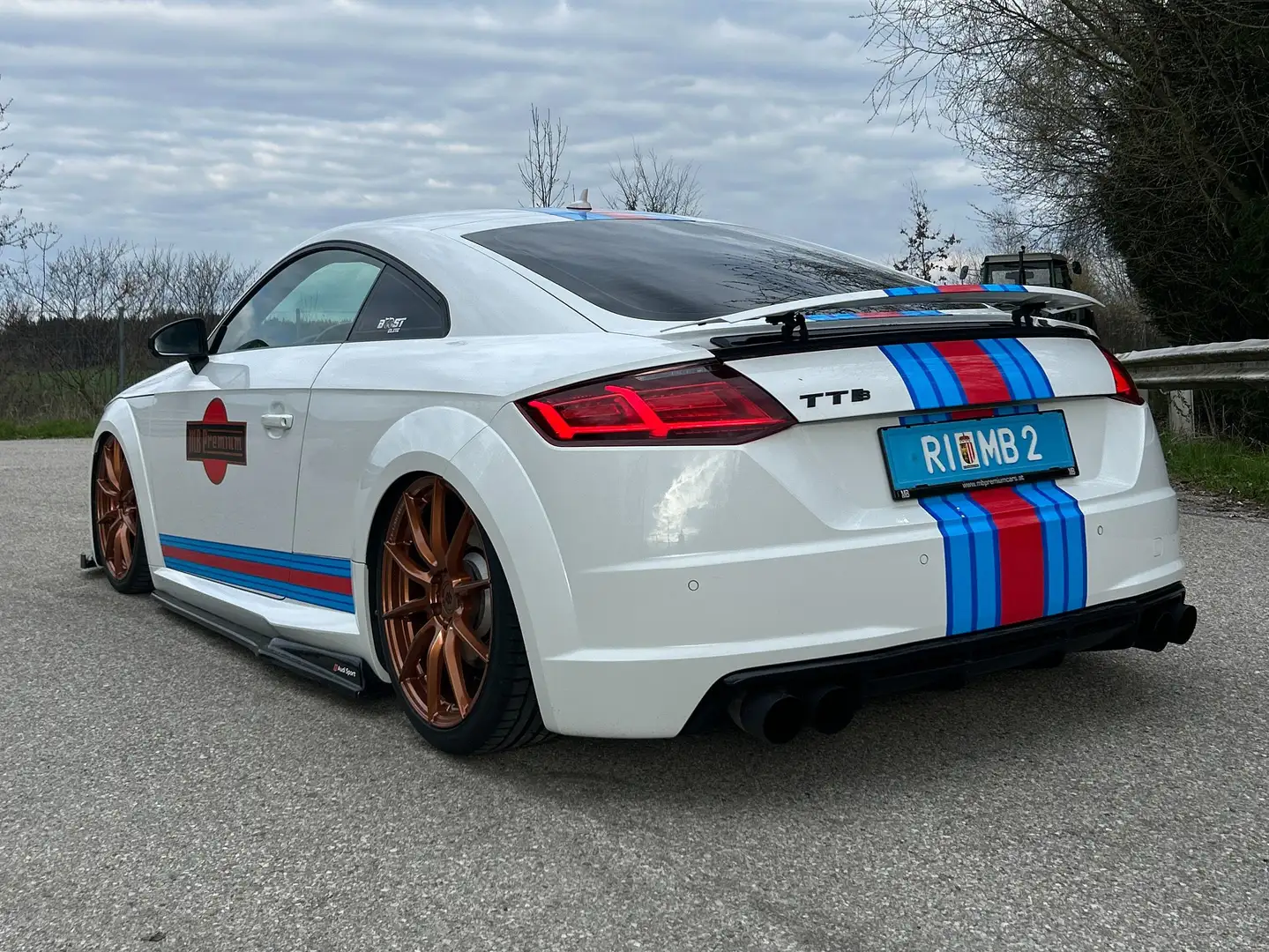 Vehicle image, number 6