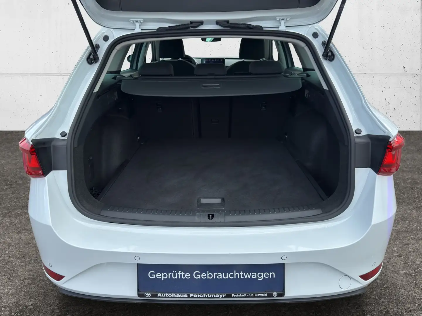Vehicle image, number 9