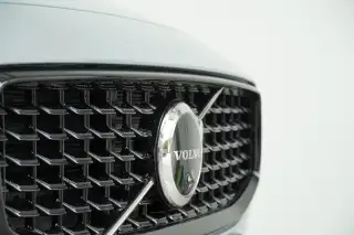 Vehicle image thumbnail, number 6