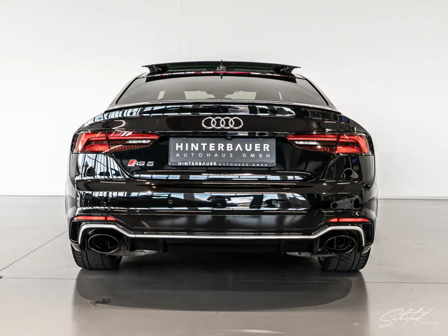 Vehicle image, number 17