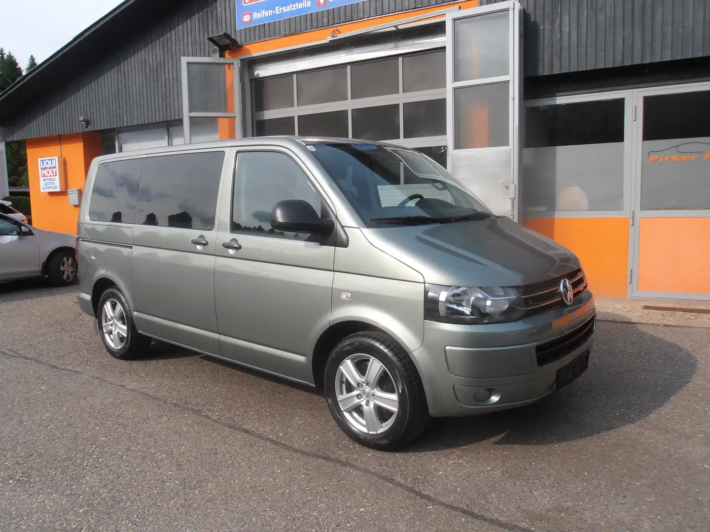 Vehicle image, number 2