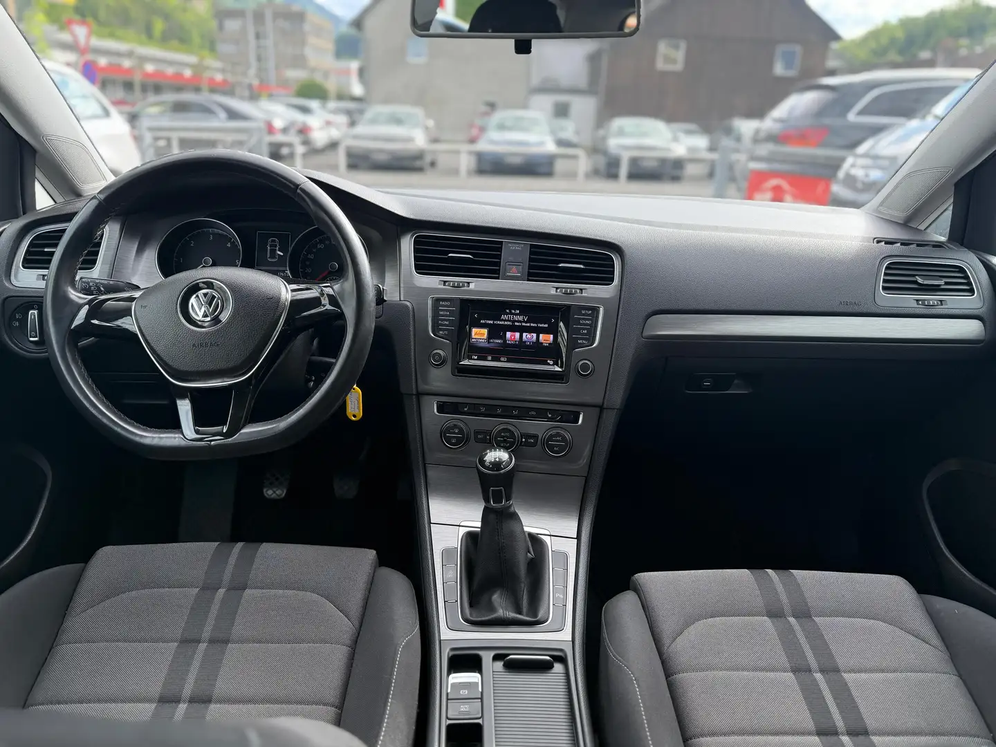 Vehicle image, number 8