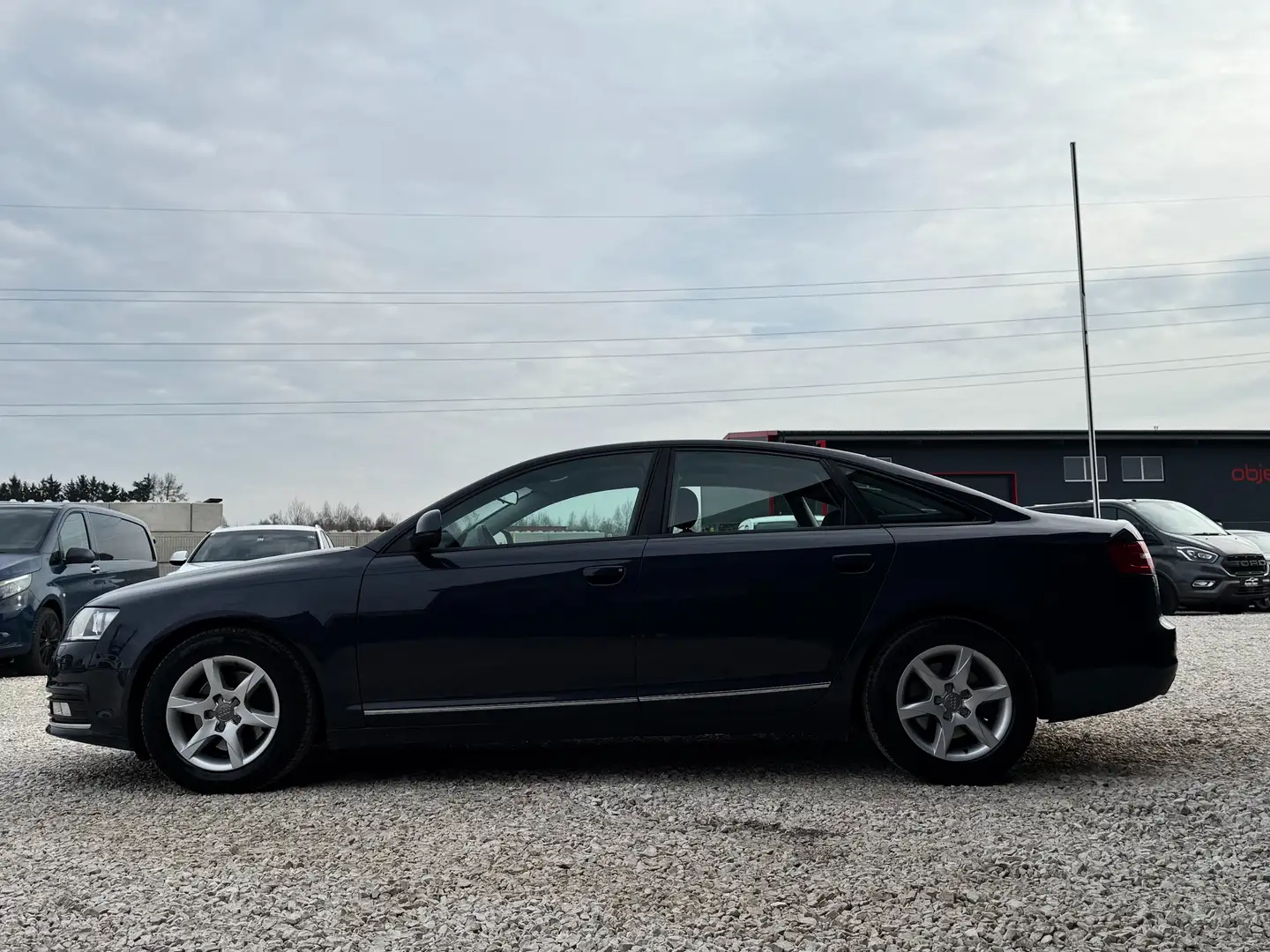 Vehicle image, number 4