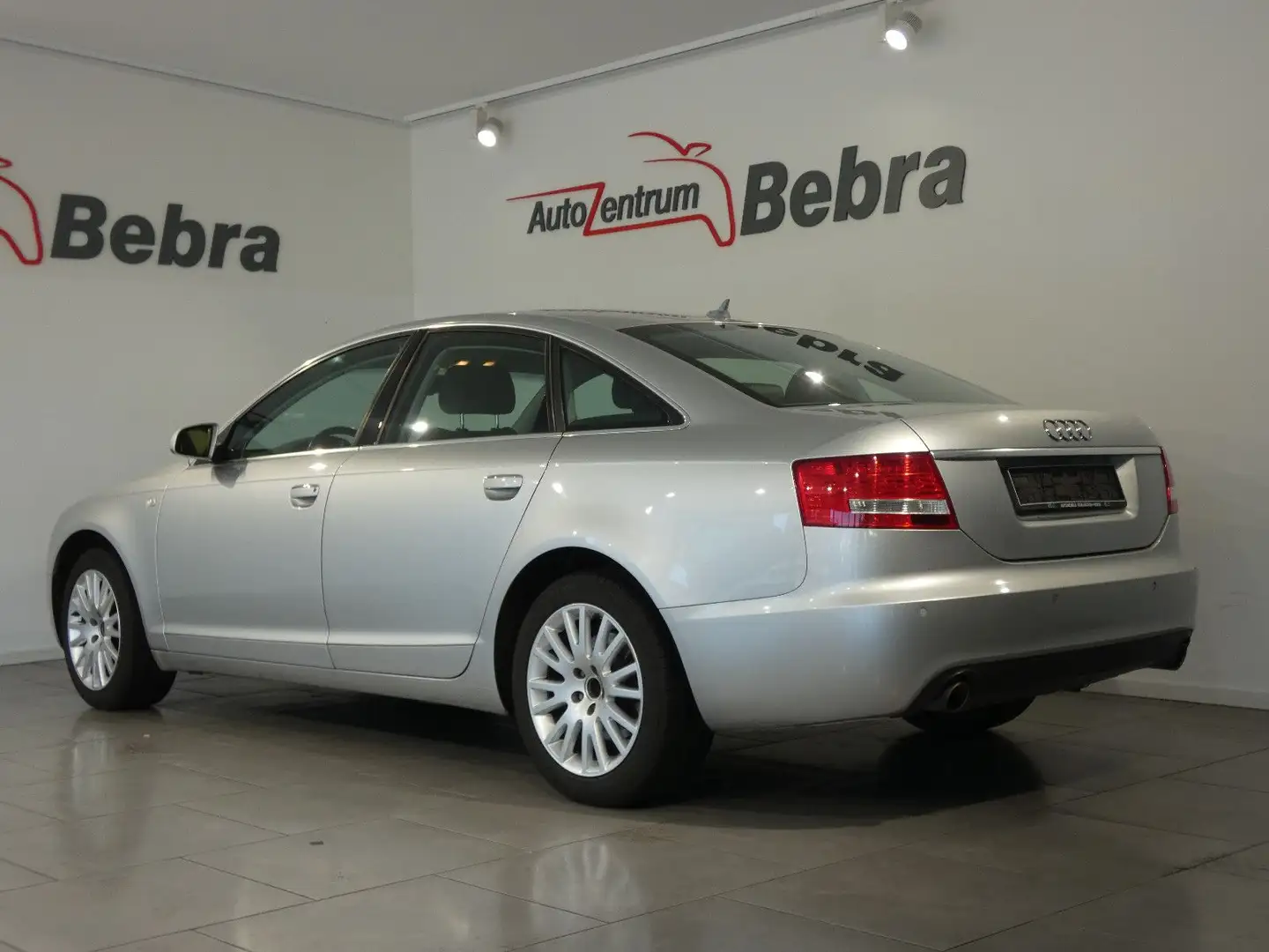 Vehicle image, number 8