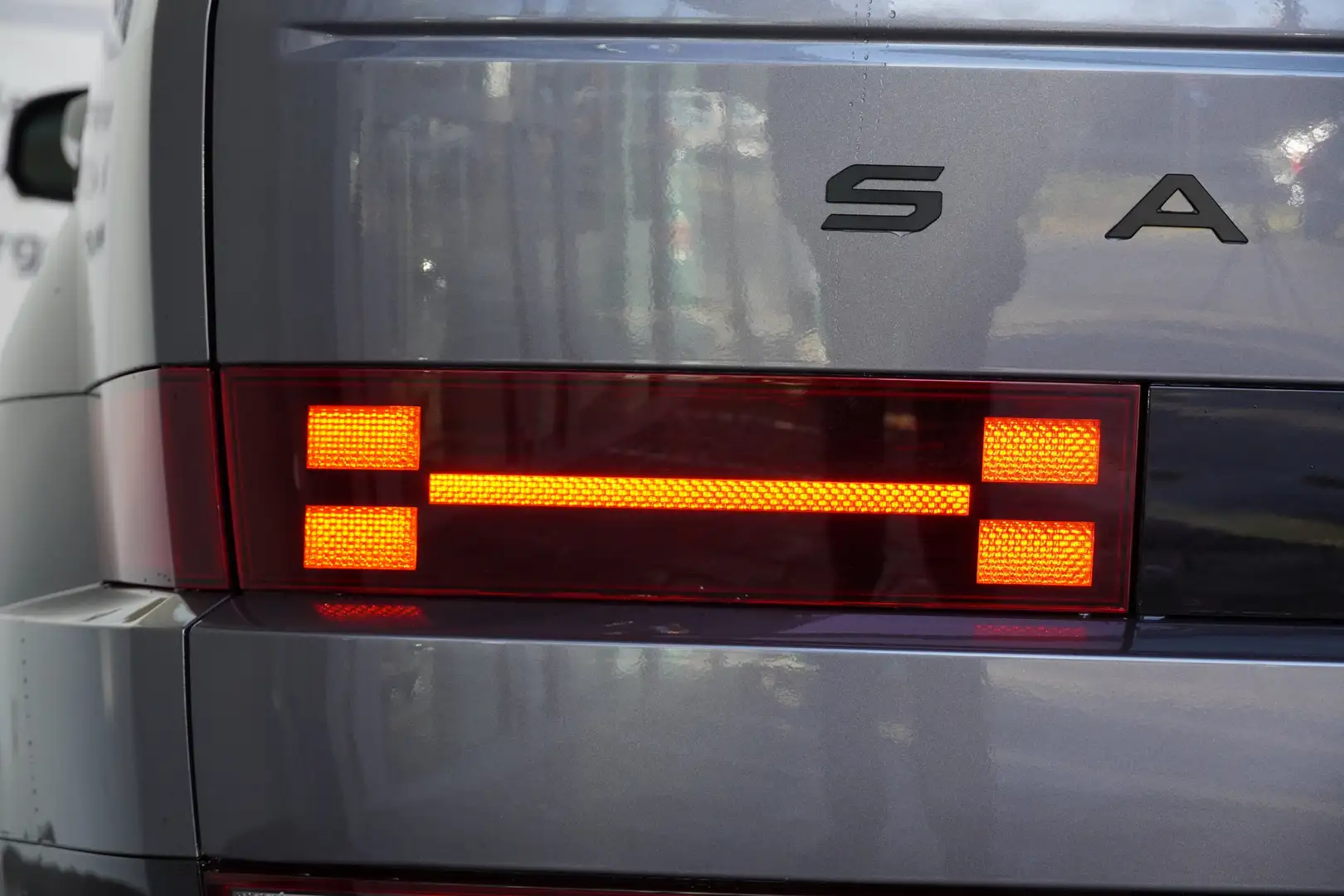 Vehicle image, number 12