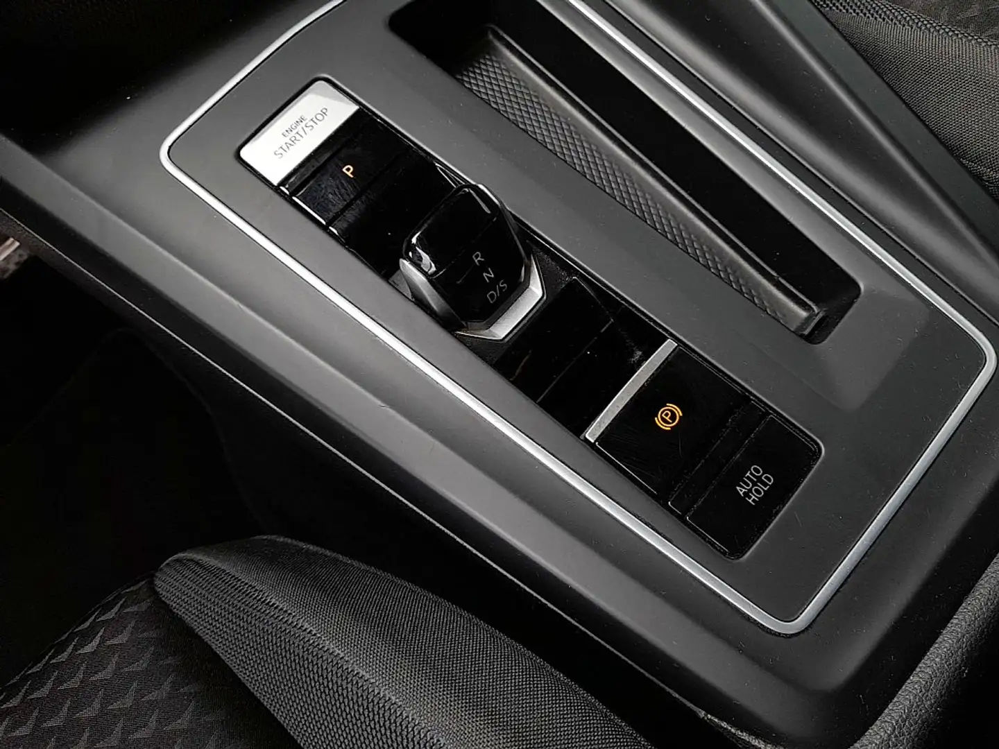Vehicle image, number 6