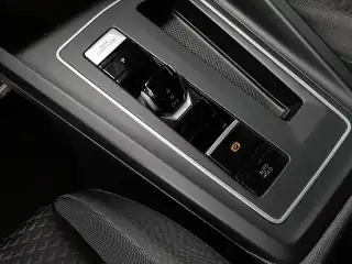 Vehicle image thumbnail, number 6