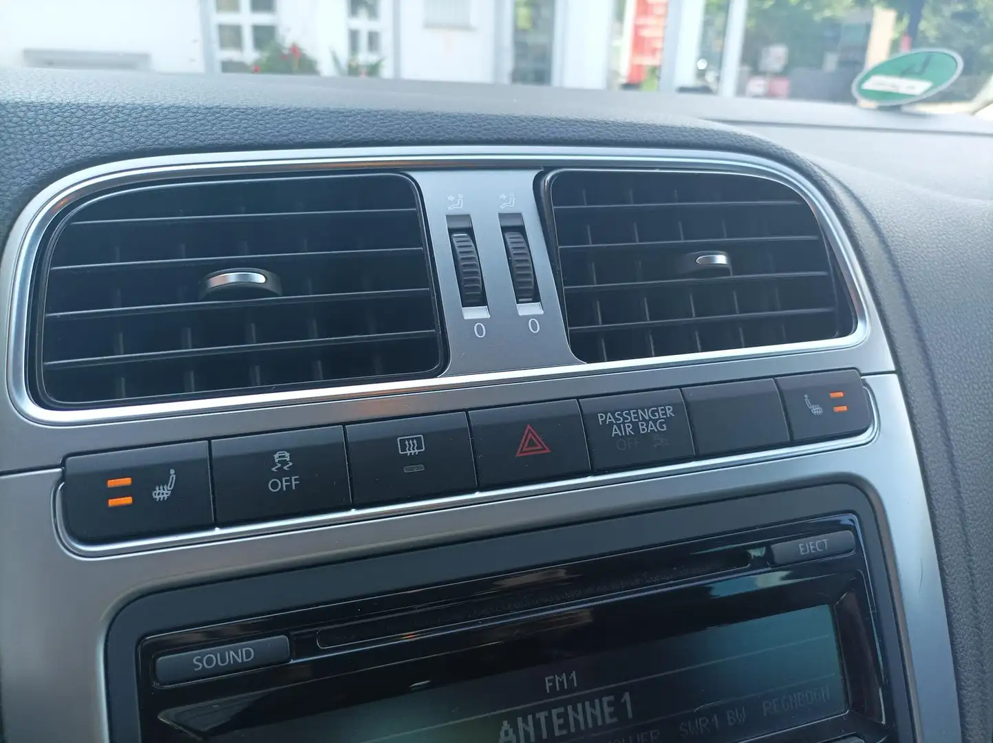 Vehicle image, number 11