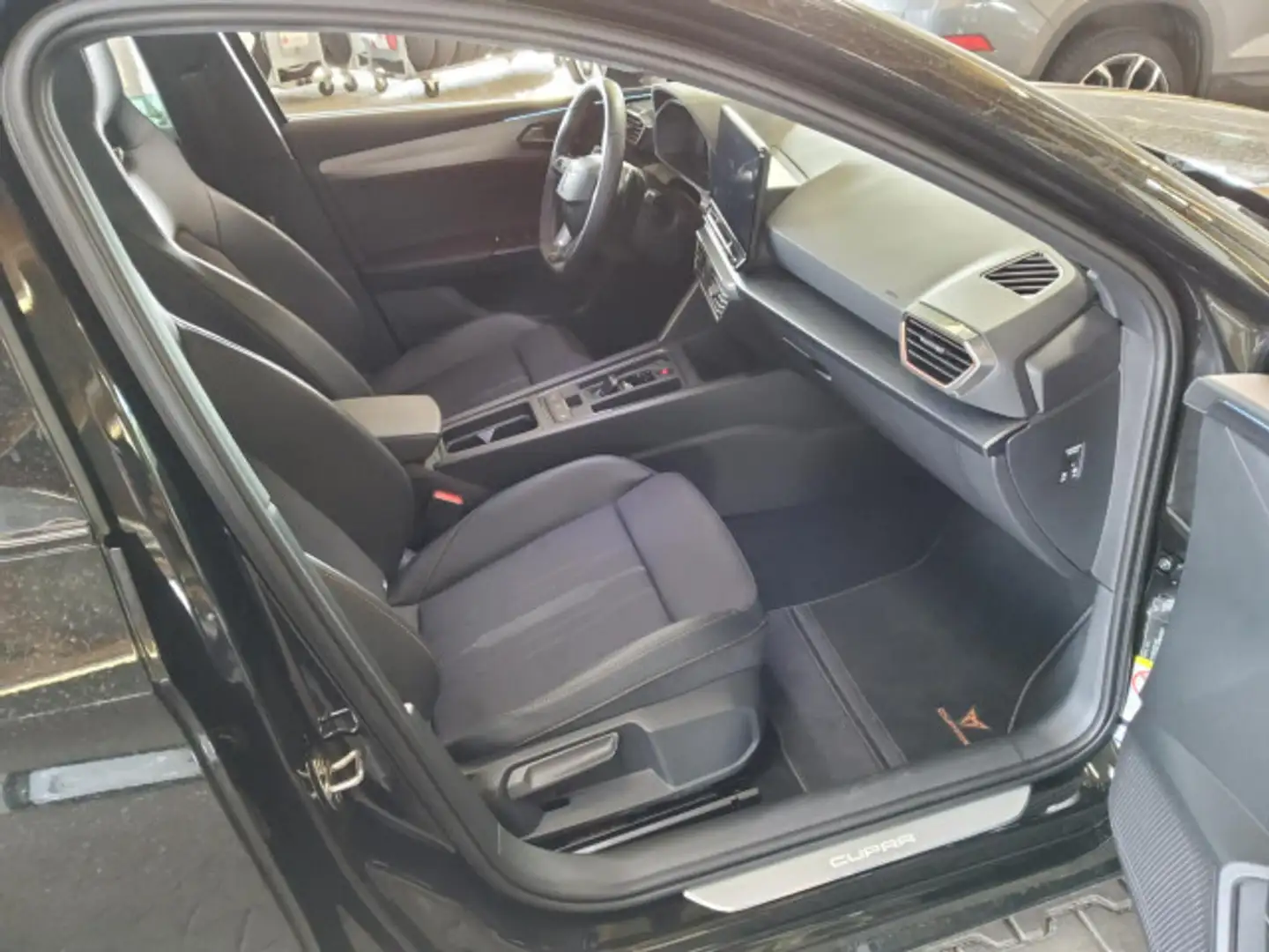 Vehicle image, number 6