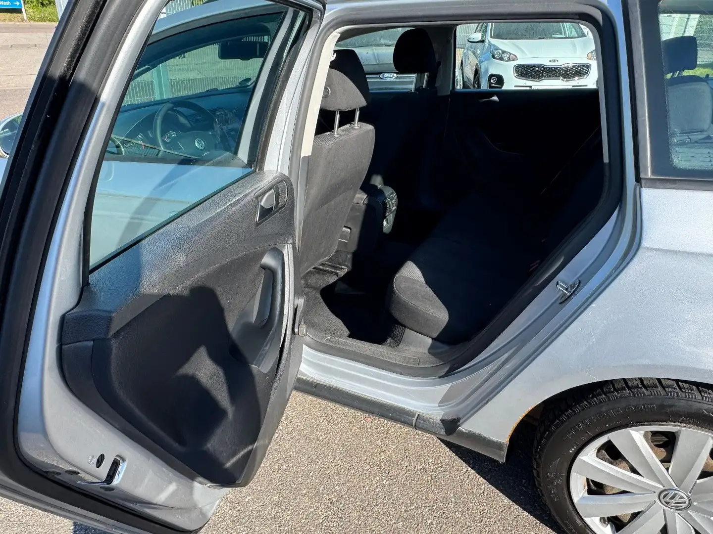 Vehicle image, number 10