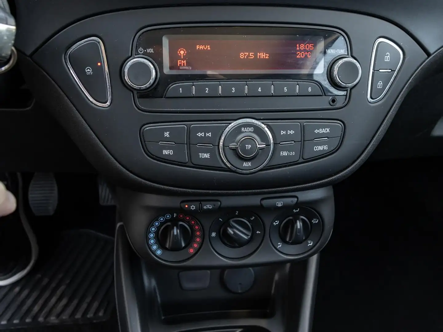 Vehicle image, number 11
