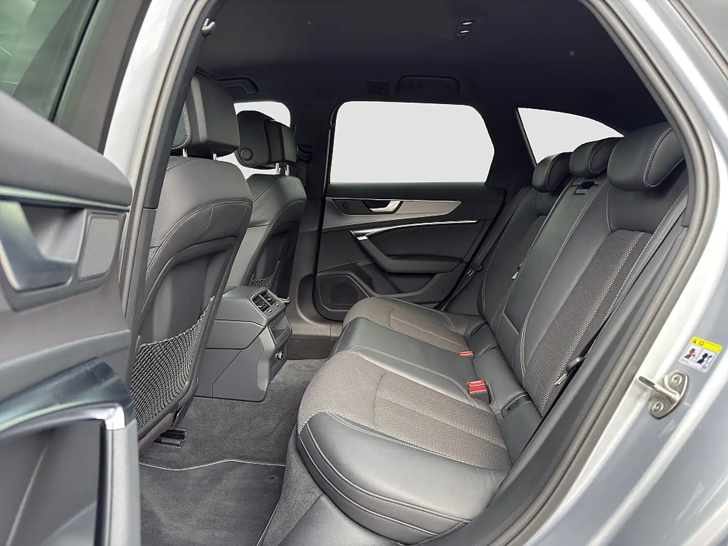 Vehicle image, number 12
