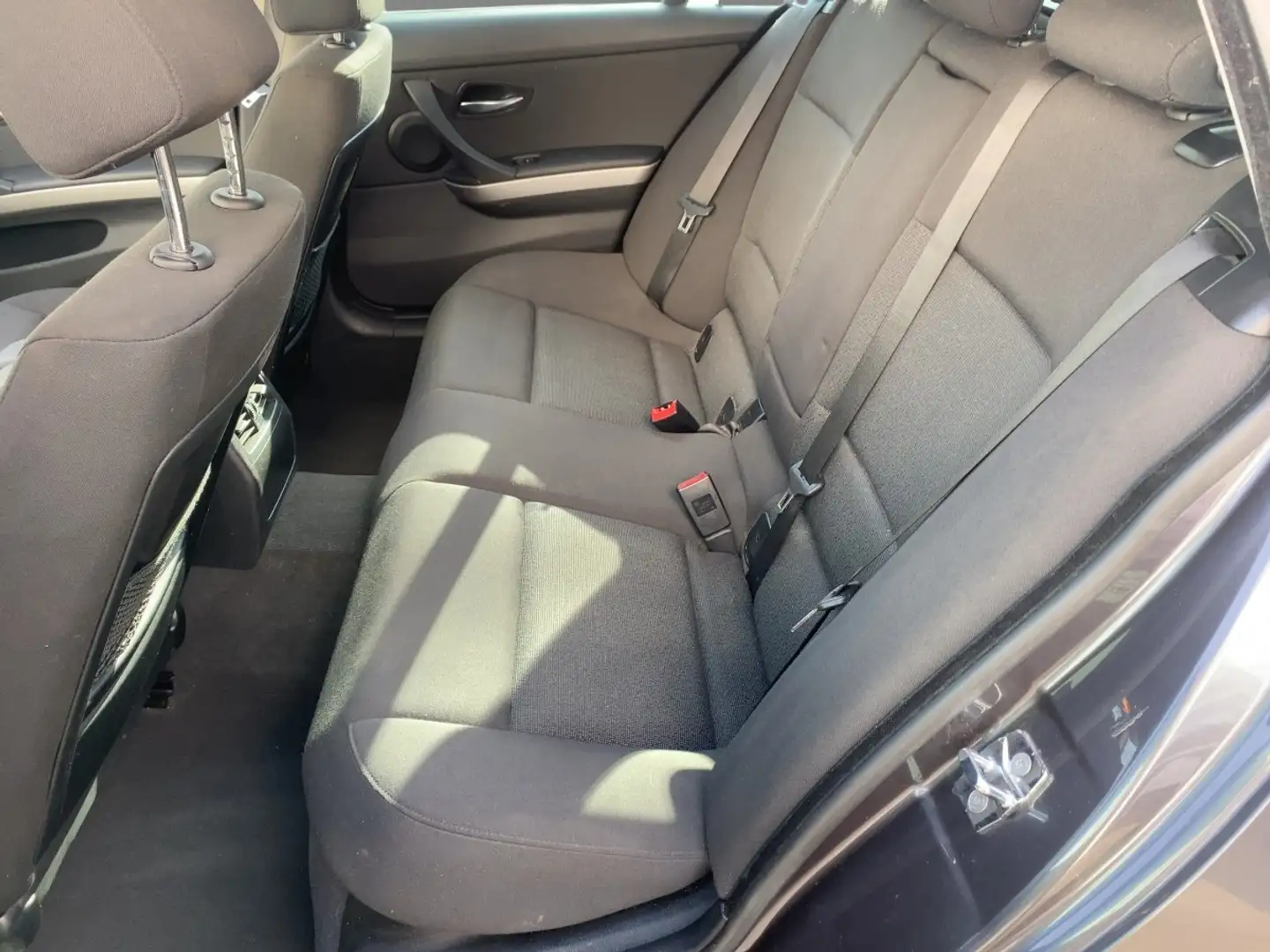 Vehicle image, number 9