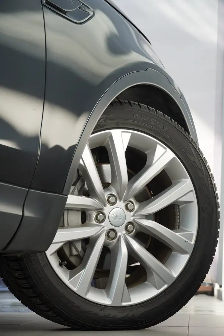 Vehicle image, number 9