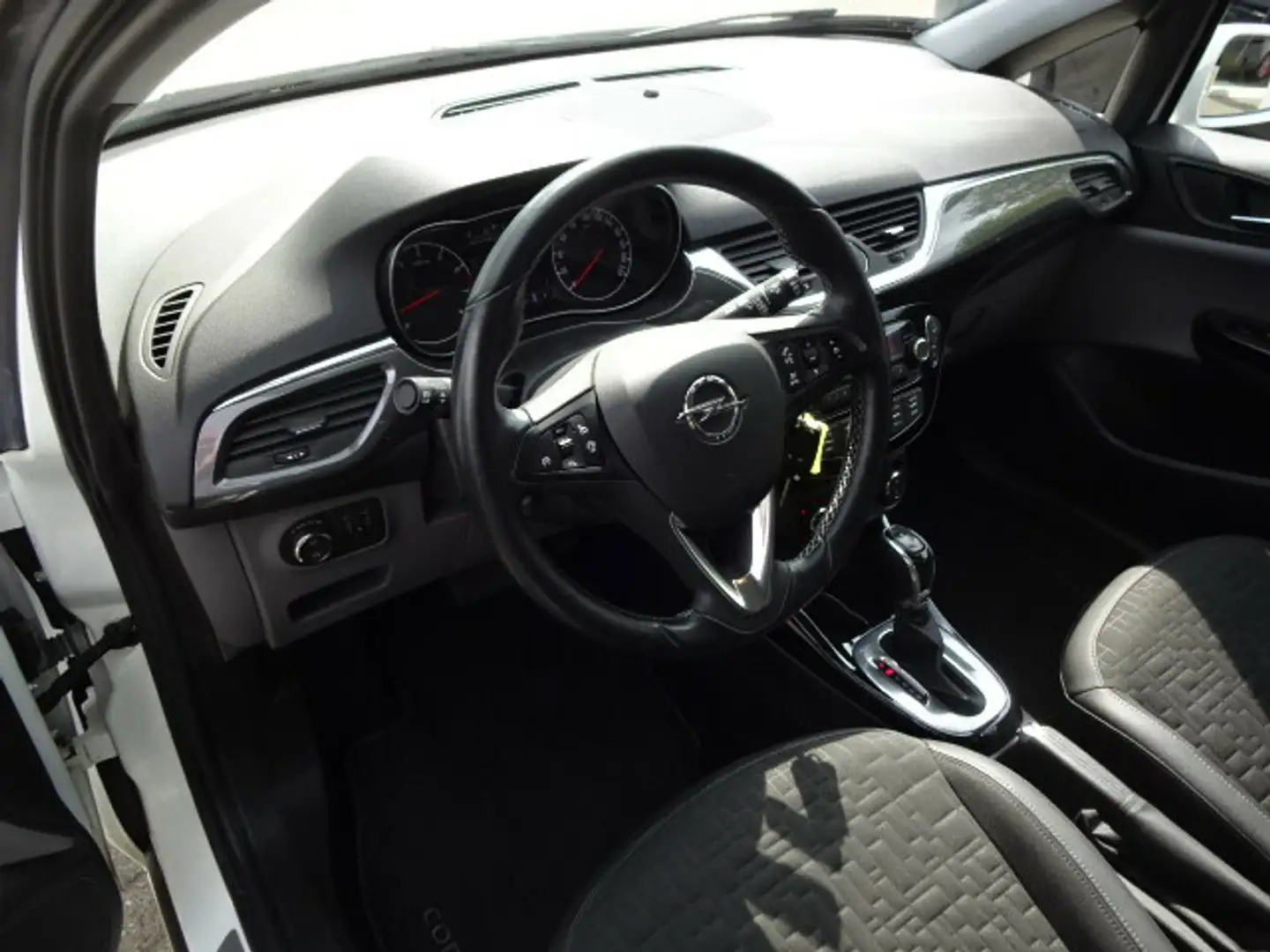 Vehicle image, number 9
