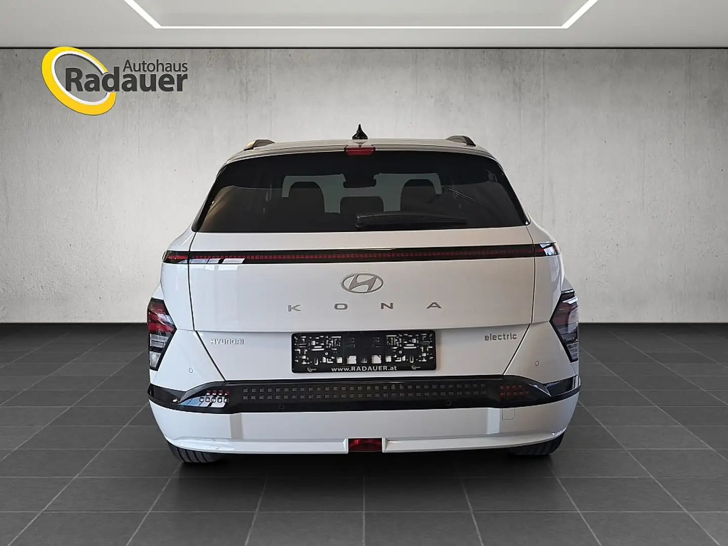 Vehicle image, number 4