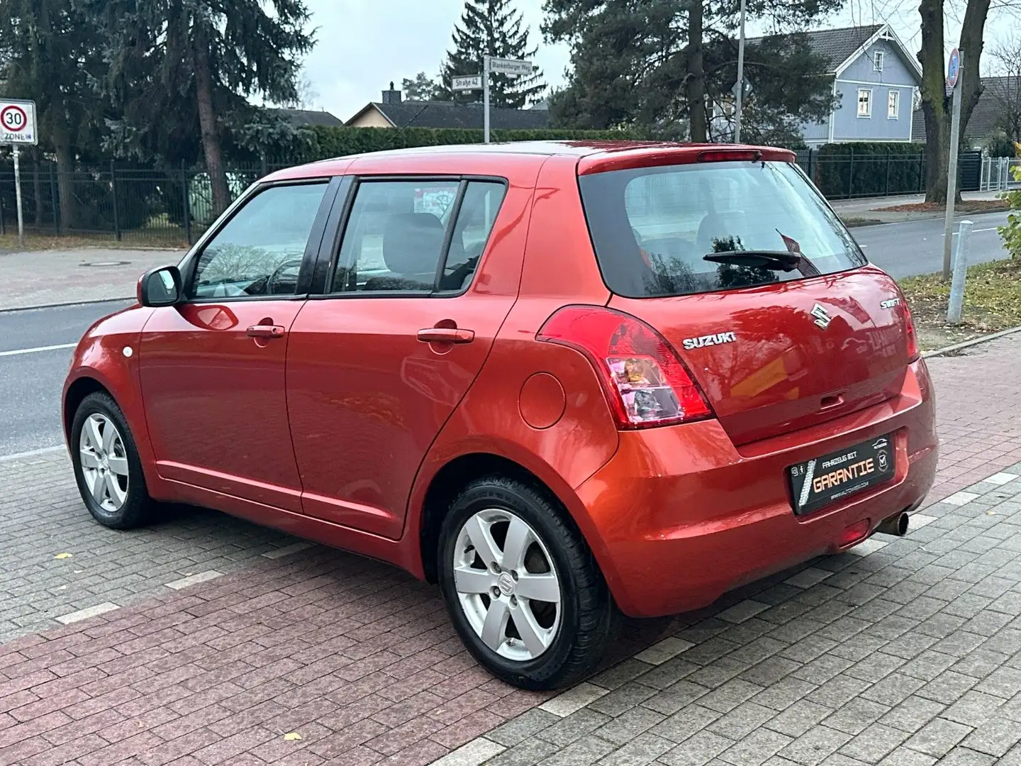 Vehicle image, number 6