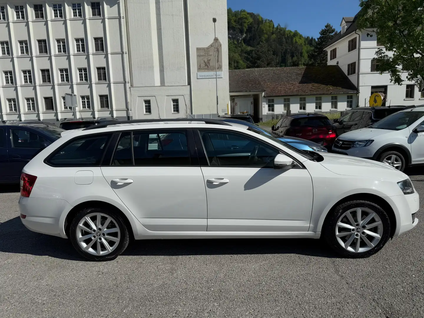 Vehicle image, number 7